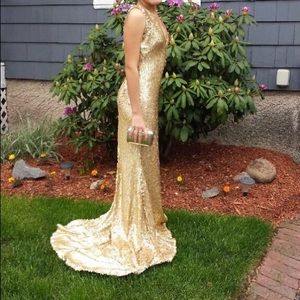 SEQUIN GOLD, Low-Cut Gown,